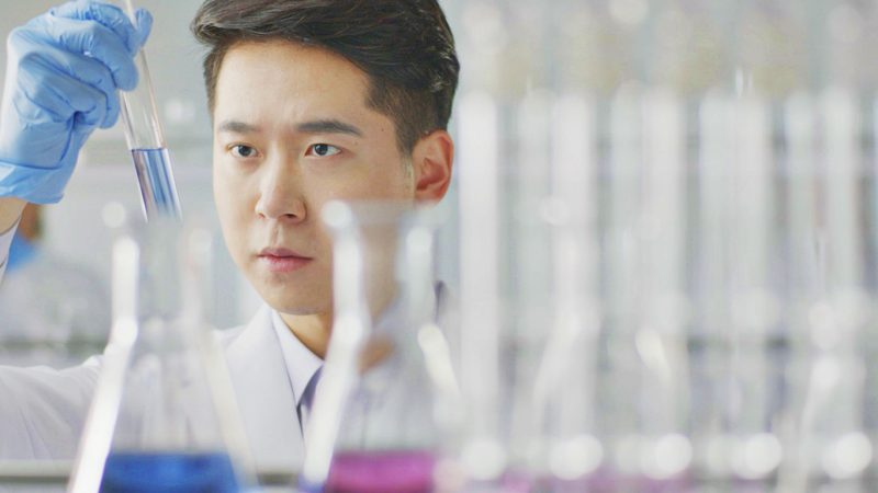 亚敏胶粘剂价格解析：揭秘影响价格的关键因素**